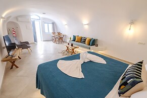 Sunborn Oia Suites