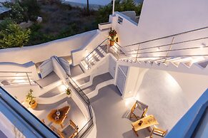 Sunborn Oia Suites