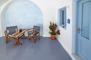 Sunborn Oia Suites