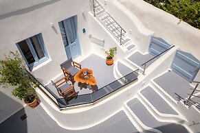 Sunborn Oia Suites