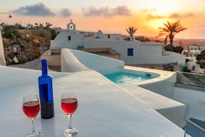 Sunborn Oia Suites
