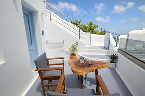Sunborn Oia Suites