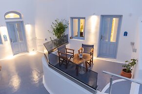 Sunborn Oia Suites