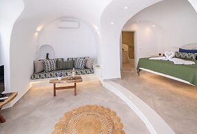 Sunborn Oia Suites