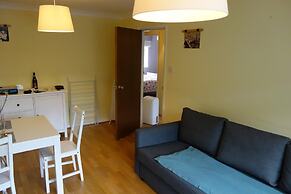 NEW Cosy 2 Bedroom Flat on Englefield Green
