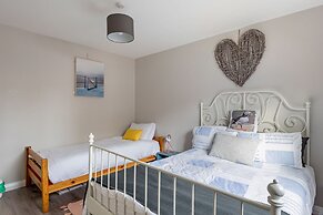 Central Apartment 3B