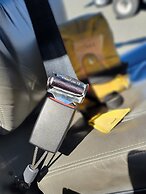 Private Waikiki Condos with Corp Rental Car Discount and free Tour Gui