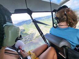 Private Waikiki Condos with Corp Rental Car Discount and free Tour Gui