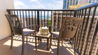 Private Waikiki Condos with Corp Rental Car Discount and free Tour Gui