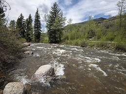 Coldstream Townhome 19