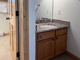 Coldstream Townhome 19