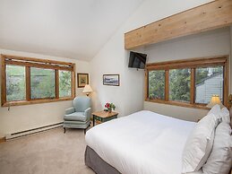 Coldstream Townhome 19