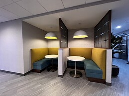 Hampton Inn & Suites Marina