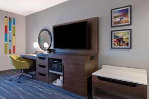 Hampton Inn & Suites Marina