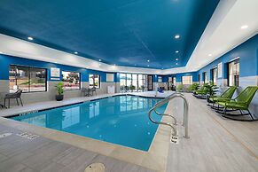 Hampton Inn & Suites Marina