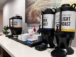 Hampton Inn & Suites Marina