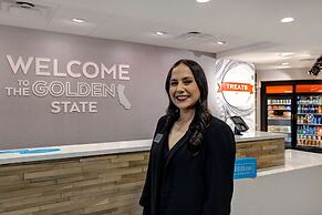 Hampton Inn & Suites Marina