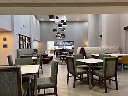 Hampton Inn & Suites Marina