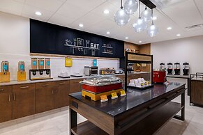 Hampton Inn & Suites Marina