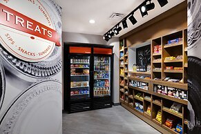 Hampton Inn & Suites Marina