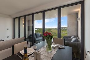 Apartment 10 Waterstone House - Luxury Apartment With Sea Views