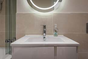 Apartment 10 Waterstone House - Luxury Apartment With Sea Views