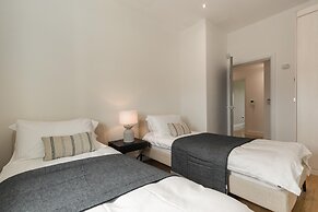 Apartment 10 Waterstone House - Luxury Apartment With Sea Views