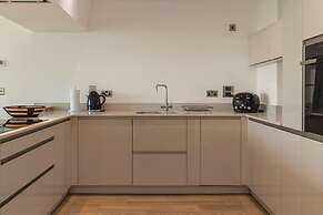 Apartment 10 Waterstone House - Luxury Apartment With Sea Views