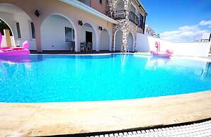 Stunning Villa With Private Pool in Antalya