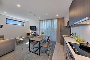 Littomore Suites Kingswood