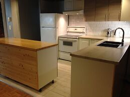 Three BDR 6Mins DownTown 17Mins Airport