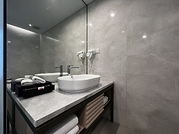 Ra Suites Simatupang