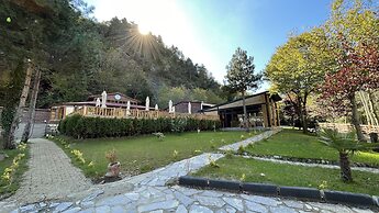 Feel & Live Hotel Villas Restaurant