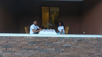 Feel & Live Hotel Villas Restaurant