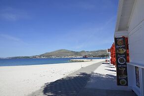 Stunning 2-bed Apartment in Okrug Gornji