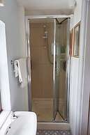 Sea View 1-bed Cottage With Private Garden