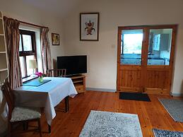 Sea View 1-bed Cottage With Private Garden