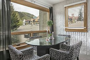 401 Vail21 Condos 2 Bedroom Condo by RedAwning