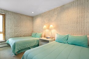 401 Vail21 Condos 2 Bedroom Condo by RedAwning