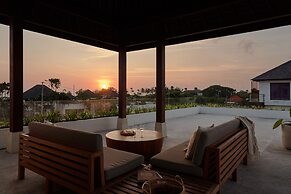 Om Cemagi Beach Villa