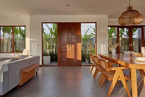 Om Cemagi Beach Villa