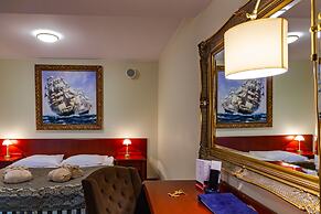 Hotel Robert's Port
