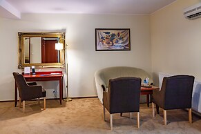 Hotel Robert's Port