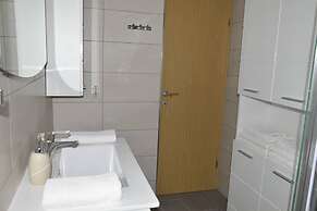 Remarkable 1-bed Apartment in Marina