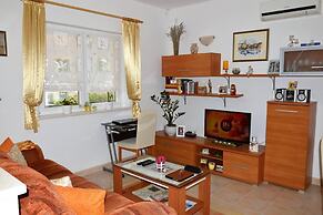 Remarkable 1-bed Apartment in Marina