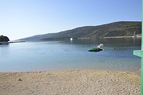 Remarkable 1-bed Apartment in Marina