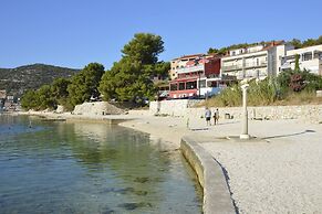 Remarkable 1-bed Apartment in Marina