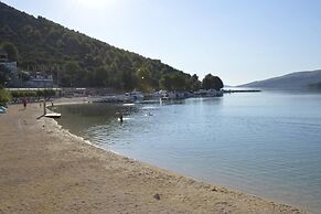 Remarkable 1-bed Apartment in Marina