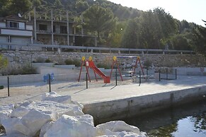 Remarkable 1-bed Apartment in Marina