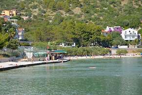 Remarkable 1-bed Apartment in Marina